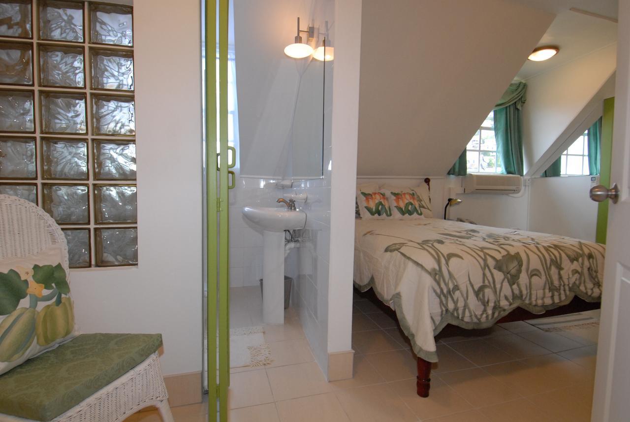 Deyna'S City Inn St. George's Eksteriør bilde