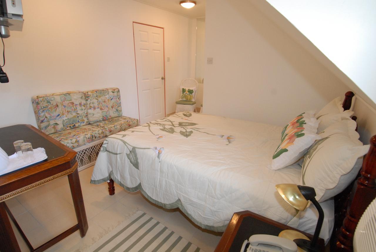 Deyna'S City Inn St. George's Eksteriør bilde